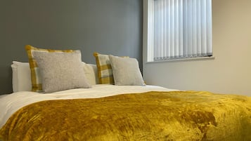 Apartamento, banheiro privativo | 2 quartos