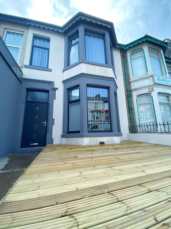 Apartment, Private Bathroom | Exterior