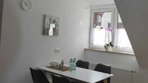 Leilighet | Spiseområde på rommet
