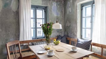 Ferienhaus | Essbereich im Zimmer