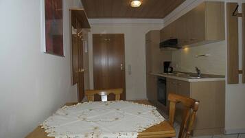 Apartemen | Makan di kamar
