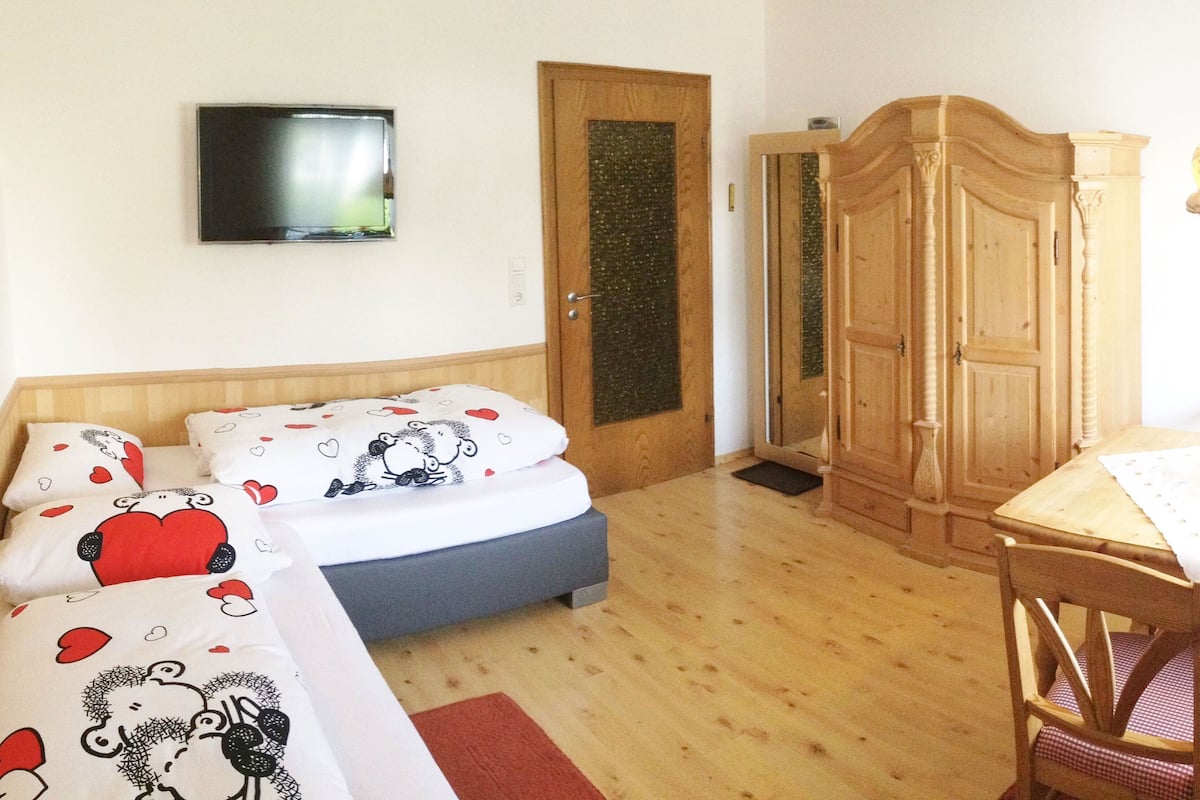 Apartment | 1 bedroom, in-room safe, free WiFi, bed sheets