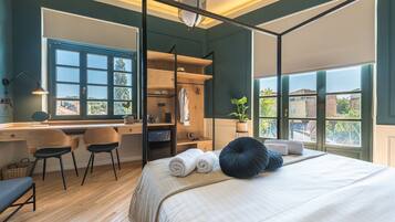 Junior Suite, Balcony | 1 bedroom, Egyptian cotton sheets, premium bedding, pillow-top beds