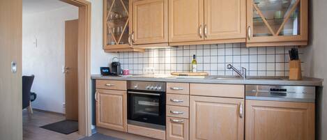 Apartment | Eigene Küche | Kühlschrank, Mikrowelle, Ofen, Geschirrspüler