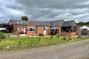 Exterior - Starshinezzz - Large Farmhouse County Durham (Trimdon Station)