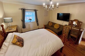 4 Schlafzimmer, Bügeleisen/Bügelbrett, kostenloses WLAN, Bettwäsche