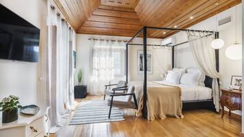 King Room , Pool View (1) | Minibar, WiFi (free)