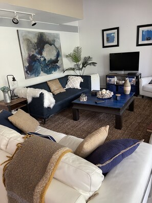 Smart TV, printers - PET FRIENDLY.  WALK TO SANDYNECK BEACH  (Sandwich)