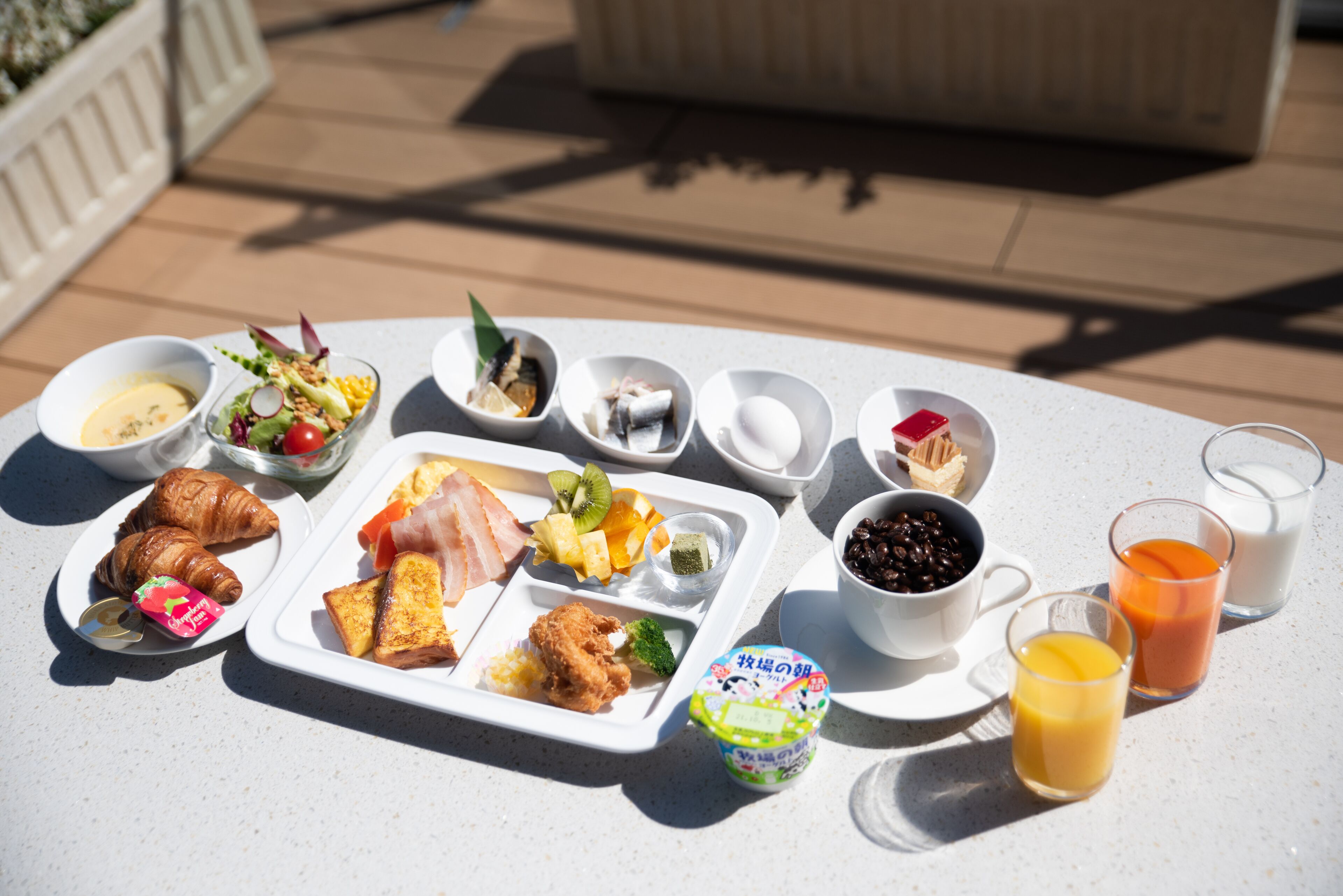 daily cooked-to-order breakfast (jpy 1980 per person)