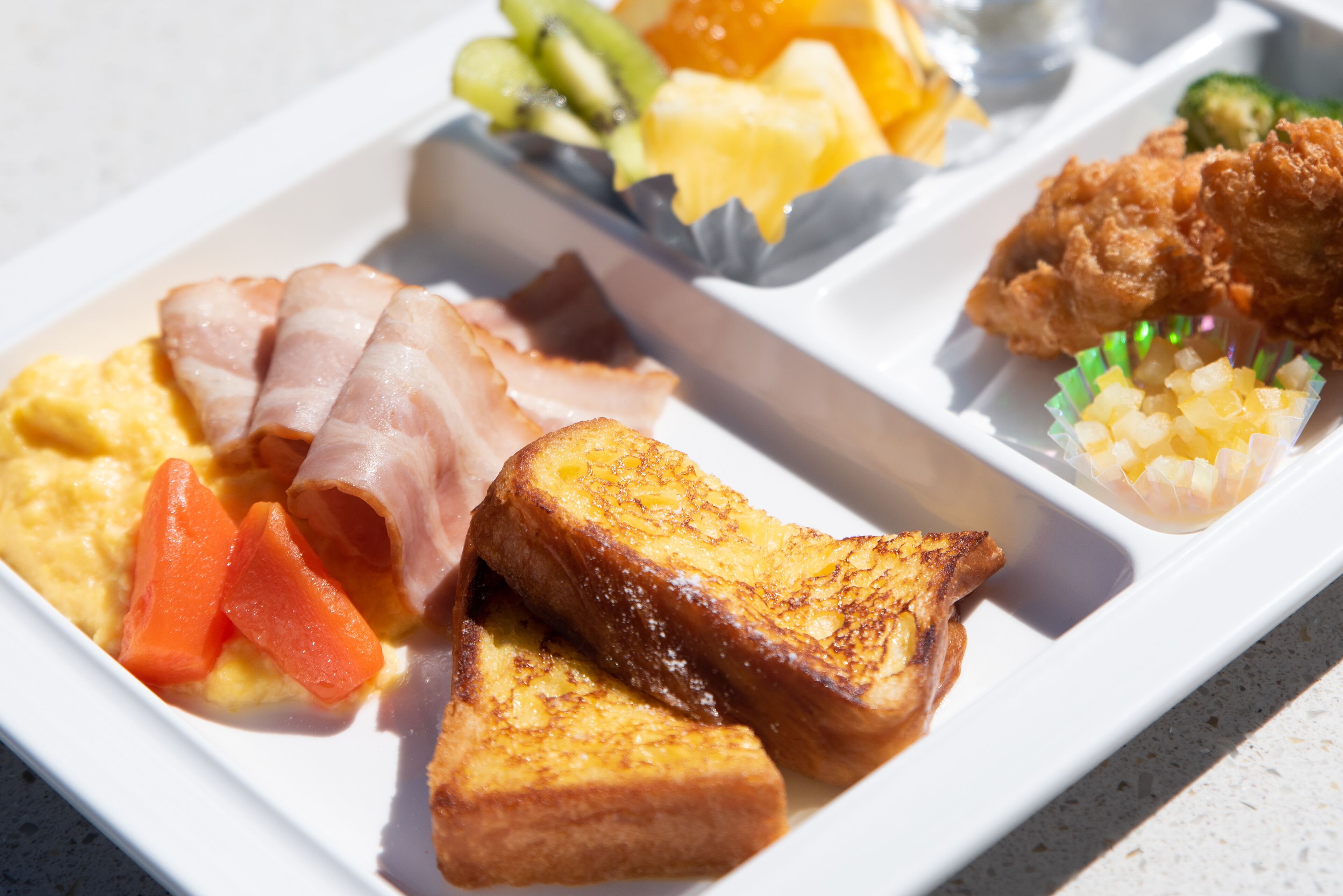 daily cooked-to-order breakfast (jpy 1980 per person)