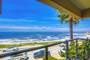 Property grounds - Perfect Sunsets... 2 Bedroom - 2 Bath condo with unobstructed views of the ocean (La Jolla)