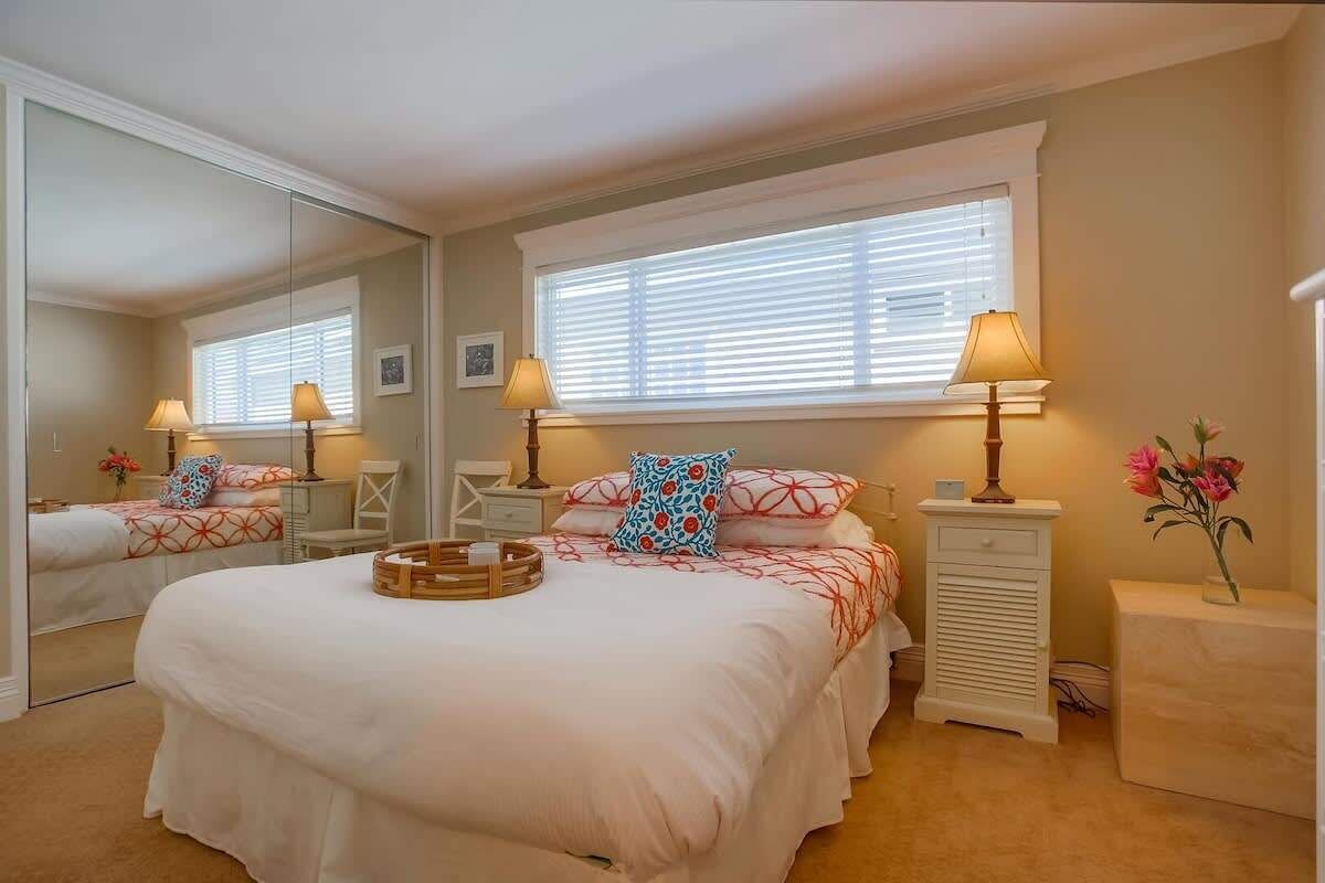 2 bedrooms, iron/ironing board, travel crib, free WiFi