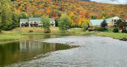 3 Bedroom 2 Bath Unit Overlooking Pond & Closest to Pools & Sports Club!!!