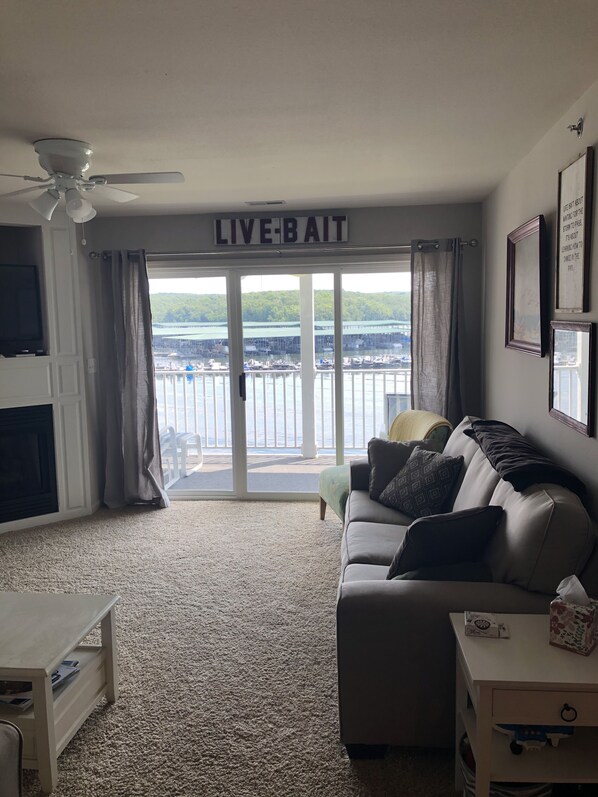 Smart TV, DVD player, stereo