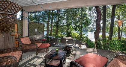 Lakefront/water activities/ private/wifi/high cleaning standards/peaceful