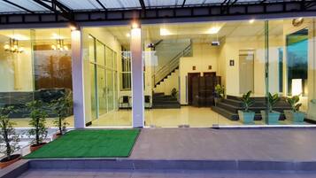 واجهة المنشأة