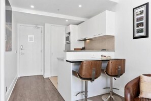 Interior - High-end Viaduct studio apartment! (Auckland)