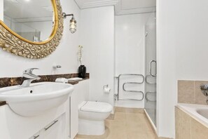 Hair dryer - High-end Viaduct studio apartment! (Auckland)
