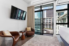 1 bedroom, desk, iron/ironing board, WiFi - High-end Viaduct studio apartment! (Auckland)