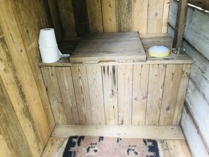 Cabin | Bathroom | Shower, towels - Tiny hut in the Forest Overlooking the River (Avesta)
