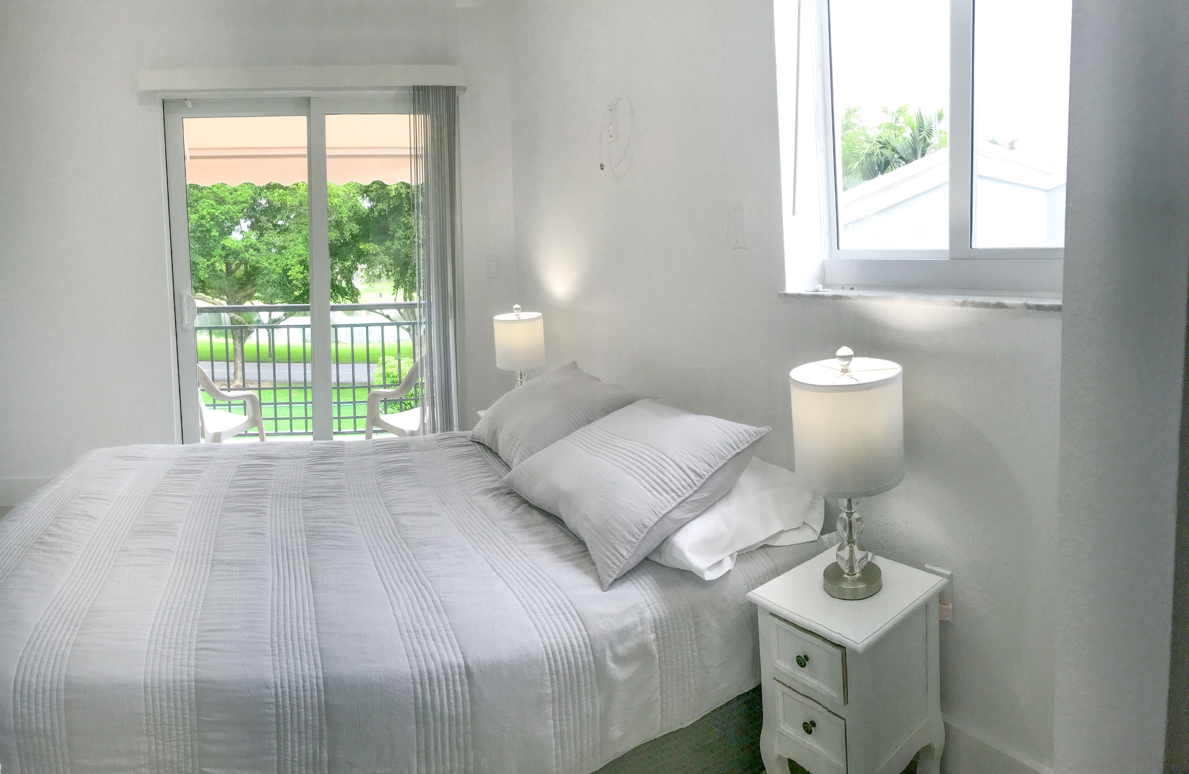 New Miami Townhouse On Lake For Families 3Bd, 1Bth, 5 Per