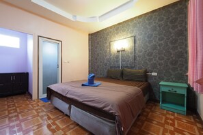 スーペリア ダブルルーム | デスク、WiFi (無料)、ベッドシーツ