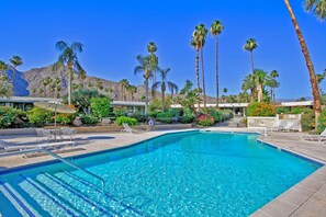 Outdoor pool, a heated pool - Indian Wells Country Club / Sandpiper Pod/Mid-Century (Indian Wells)