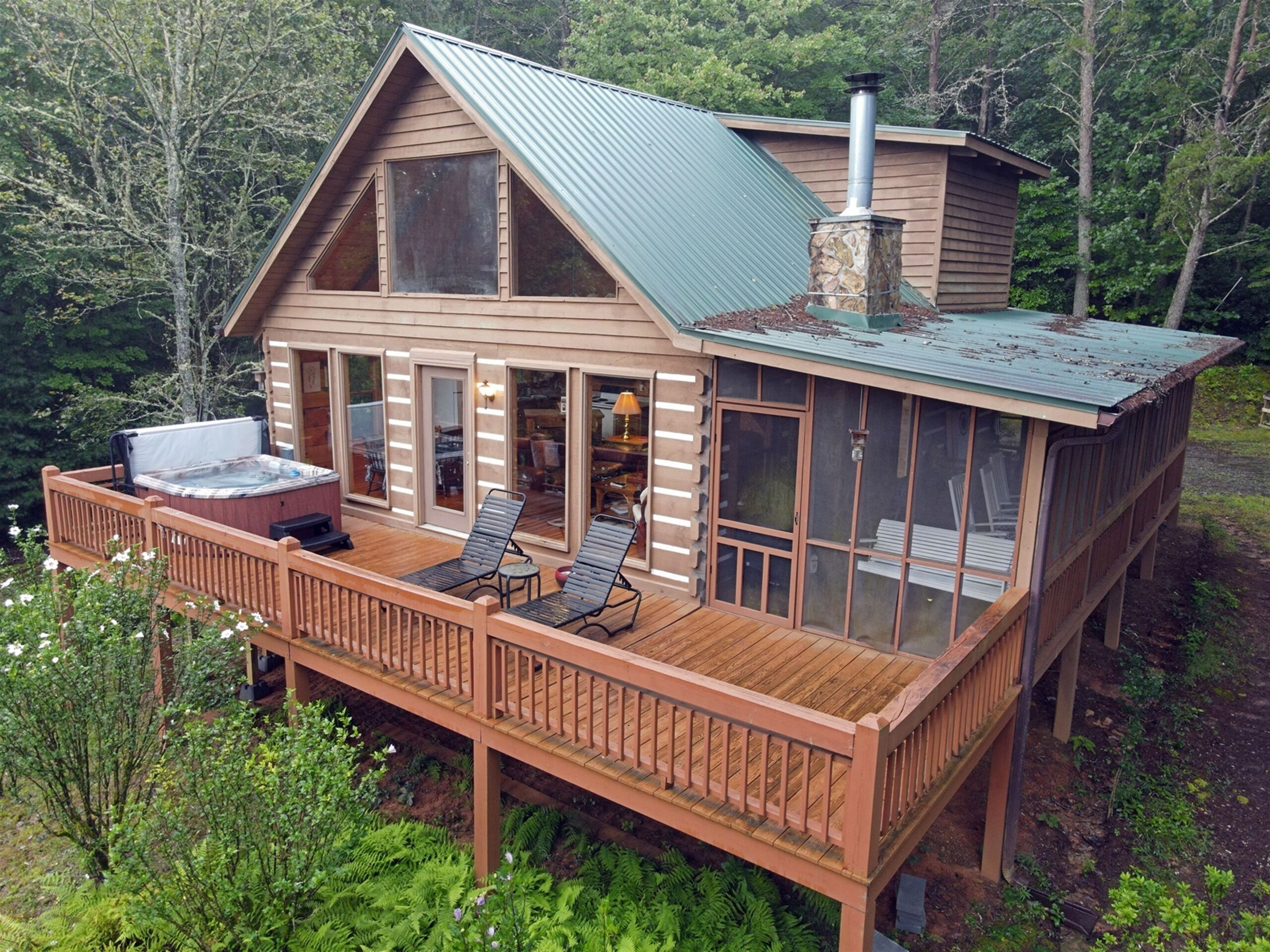 Simpler Times- Mineral Bluff GA 2br/2ba-Hot Tub- Wifi-Firepit