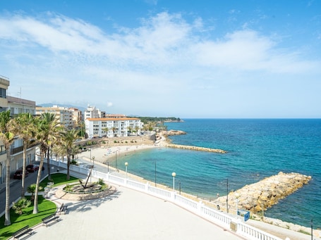 On the beach. Heart of the village sea views only 100m beach