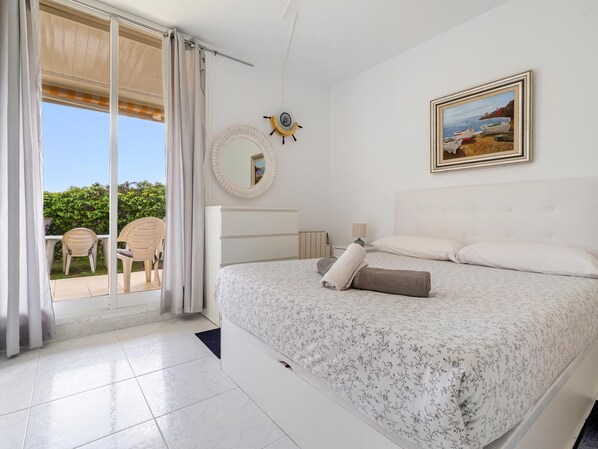 3 chambres, fer et planche à repasser, accès à Internet, literie fournie