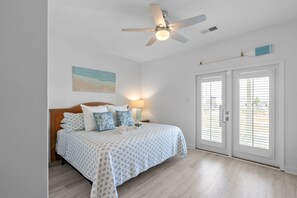 4 bedrooms, internet, bed sheets