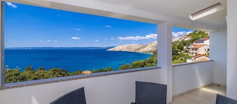 Apartment STARA BAŠKA with sea view
