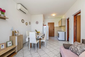 Interior - Apartment STARA BAŠKA near the sea (Stara Baška)