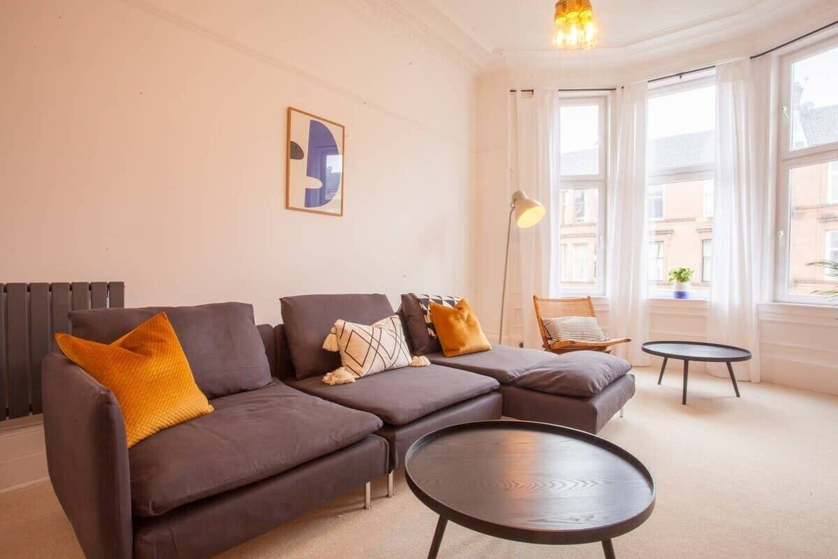 Stunning 2 Bed Property In Heart Of West End - Glasgow