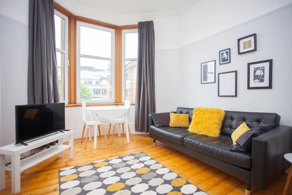 TV, fireplace, offices