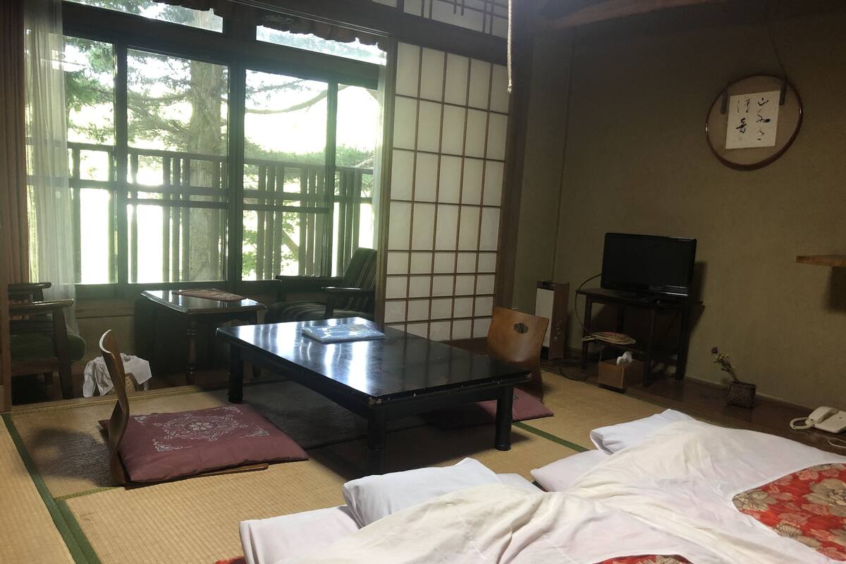 Habitación tradicional, para no fumadores (Japanese Style, for 2-4 Guests) | Tabla de planchar con plancha