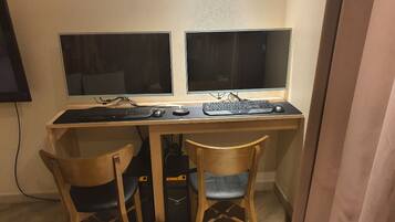 Twin Bed Room | Tech