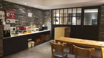 Free daily self-serve breakfast