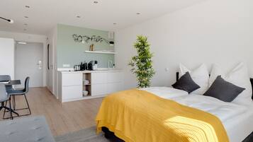 Suite L | Laptopgeeigneter Arbeitsplatz, kostenloses WLAN, Bettwäsche