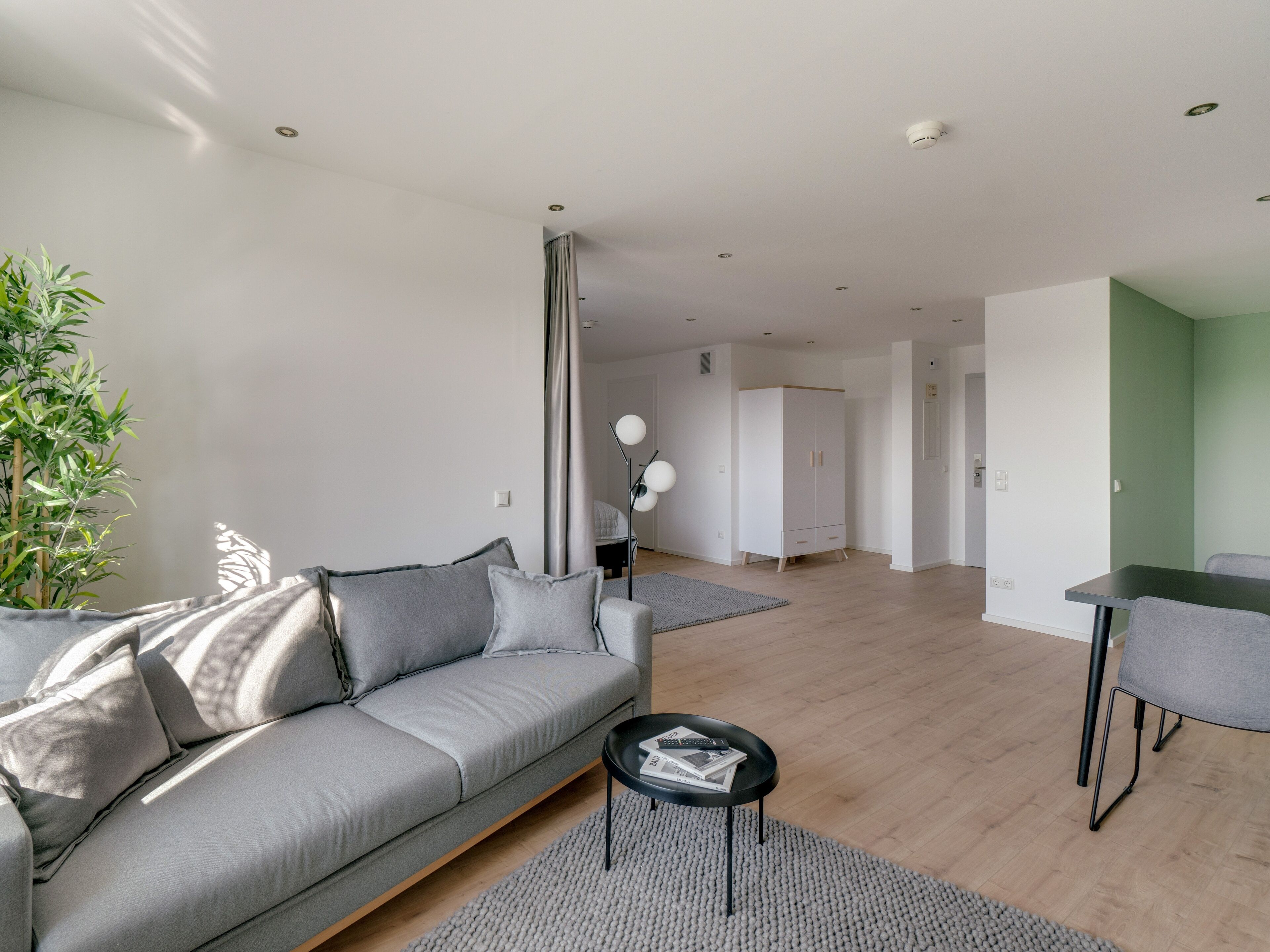 Suite XXL + sofa bed | Vardagsrum | 55-tums smart-tv med digitalkanaler och tv