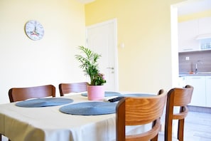 Dining - All new, spacious + great view (Varna)