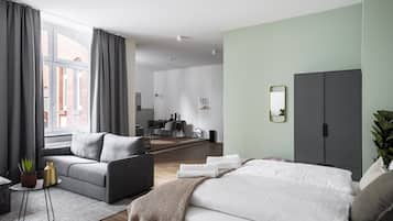 Suite XXL + sofa bed | Dilengkapi dengan perabotan berbeda-beda dan meja kerja