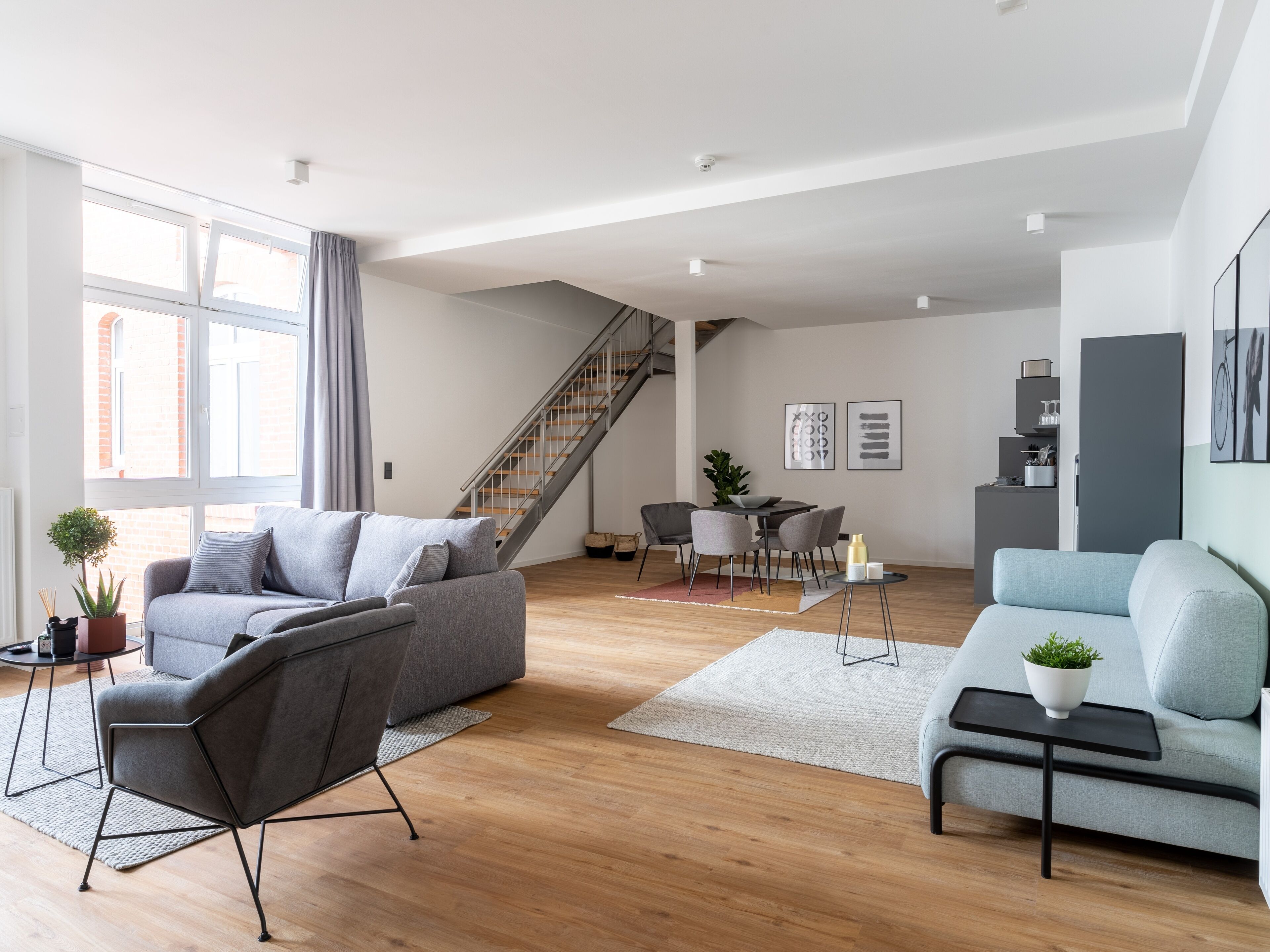 Two-Bedroom Duplex Suite | Wohnbereich | 125-cm-Flachbildfernseher mit Digitalempfang, Fernseher