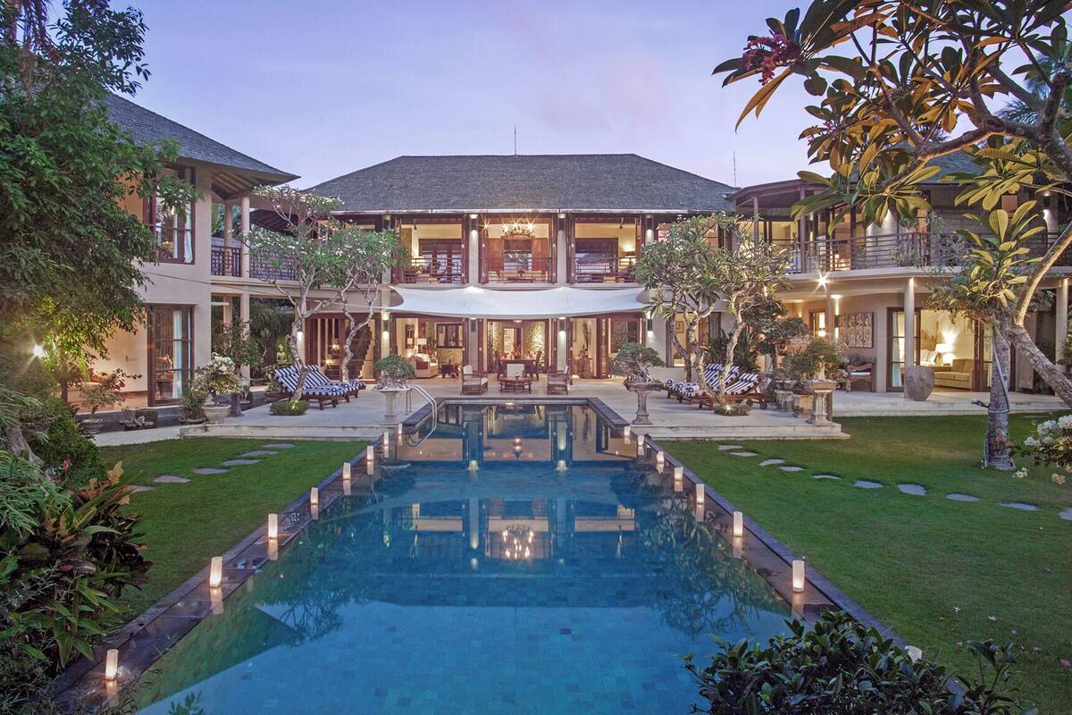 Villa, 4 Bedrooms, Private Pool (Avalon I) | 1 bilik tidur, peti besi dalam bilik, meja, seterika/papan seterika