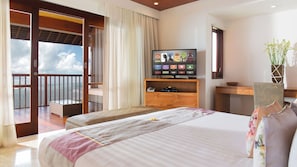 6 bedrooms, individually decorated, individually furnished, desk