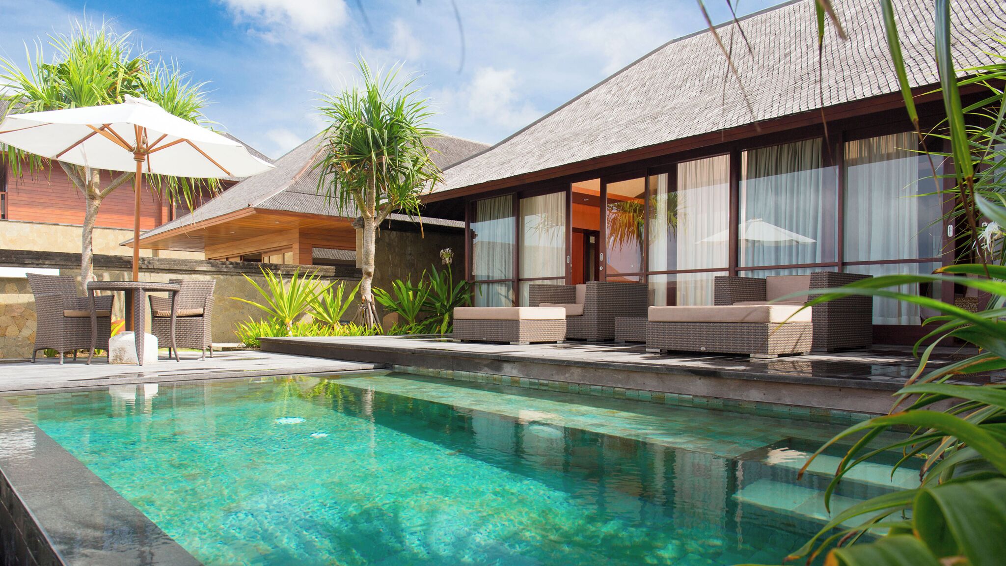 Bayu Gita Beach Front | Individually decorated, individually furnished, desk, laptop workspace