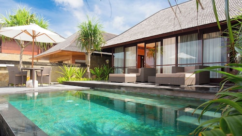 バユ ギタ エステート