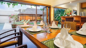 6 bedrooms, individually decorated, individually furnished, desk