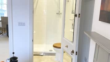 Classic Apartment | Bathroom