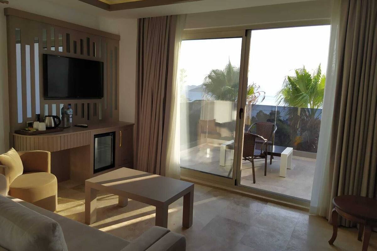 Suite | 1 bedroom, desk, free WiFi